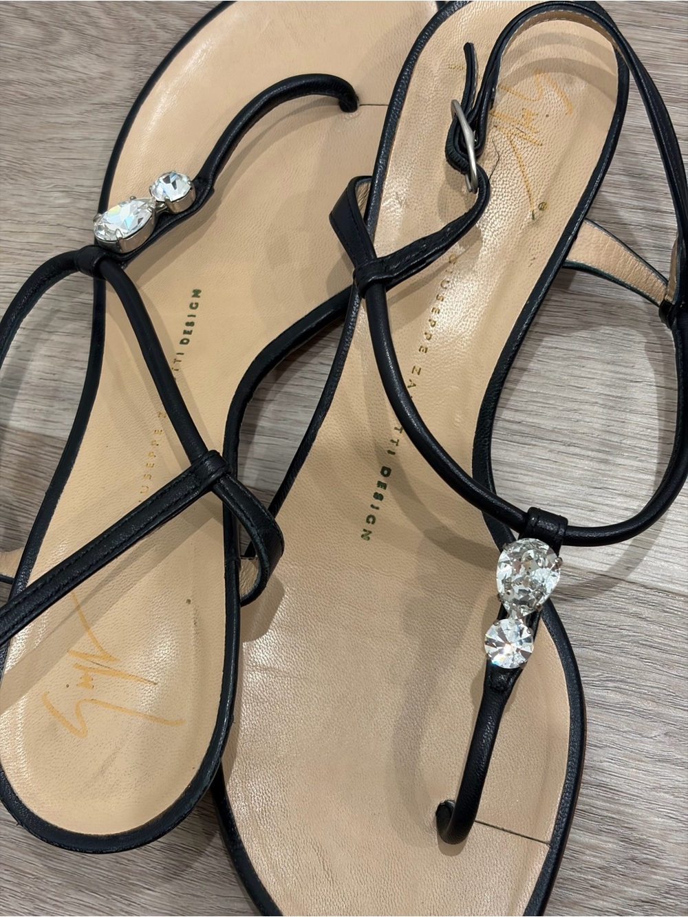 Giuseppe Zanotti Black Leather T-Strap Sandals with Crystal Accents. Size 37/7 - Picture 8 of 12